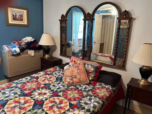 2088 Clinch Valley Road, Thorn Hill, TN 37881