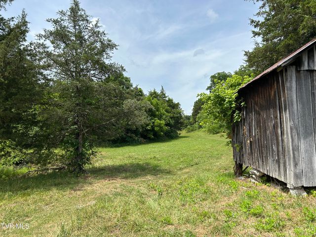 2088 Clinch Valley Road, Thorn Hill, TN 37881