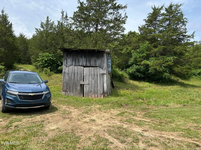 2088 Clinch Valley Road, Thorn Hill, TN 37881