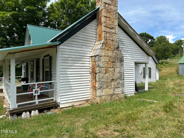2088 Clinch Valley Road, Thorn Hill, TN 37881