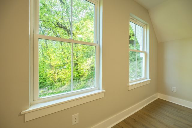 670 Harbor Dr, Lancaster, TN 38569