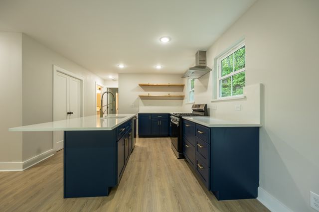 670 Harbor Dr, Lancaster, TN 38569
