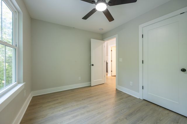 670 Harbor Dr, Lancaster, TN 38569