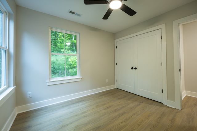 670 Harbor Dr, Lancaster, TN 38569