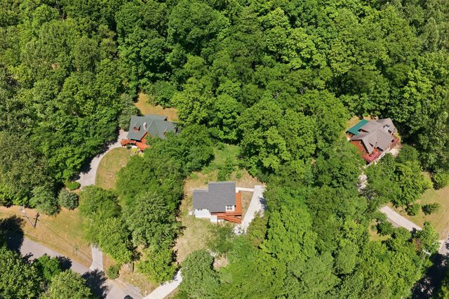 670 Harbor Dr, Lancaster, TN 38569