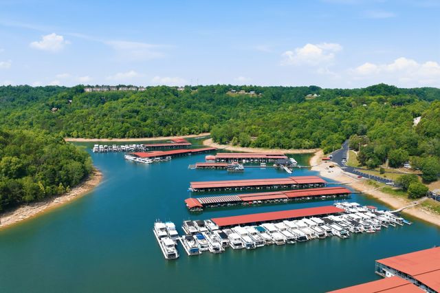 670 Harbor Dr, Lancaster, TN 38569