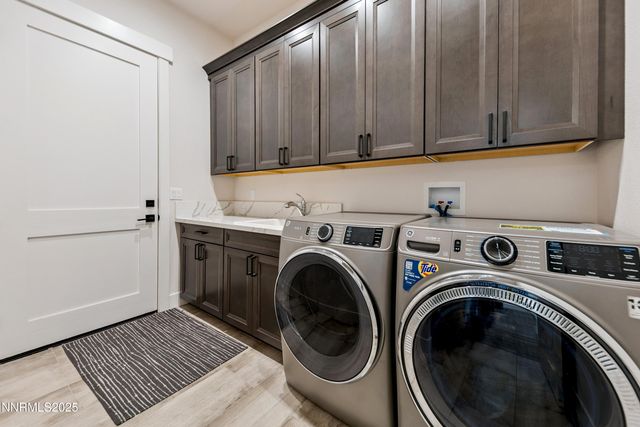 912 Holstein Court, Gardnerville, NV 89460