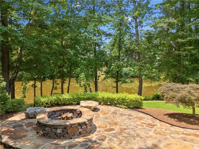 1847 Brackendale NW Road, Kennesaw, GA 30152