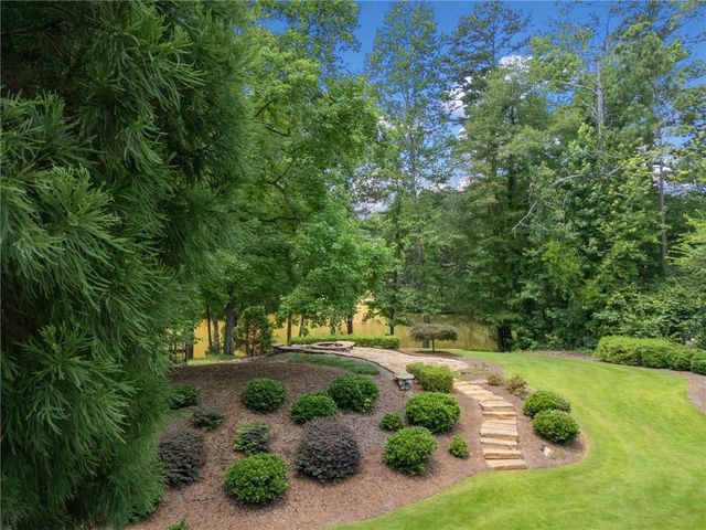 1847 Brackendale NW Road, Kennesaw, GA 30152