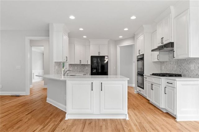 1847 Brackendale NW Road, Kennesaw, GA 30152