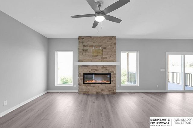 10210 S 110th Avenue, Papillion, NE 68046