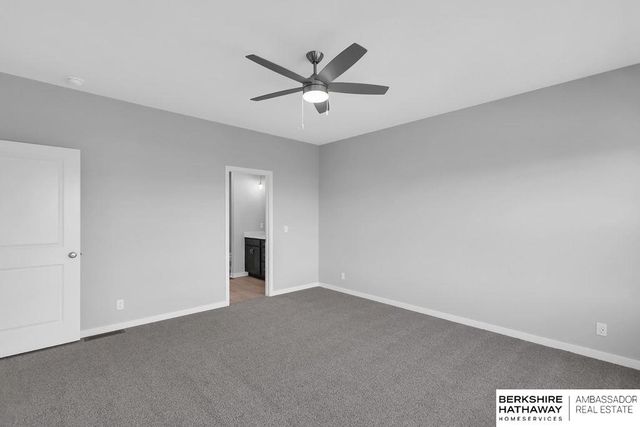 10210 S 110th Avenue, Papillion, NE 68046