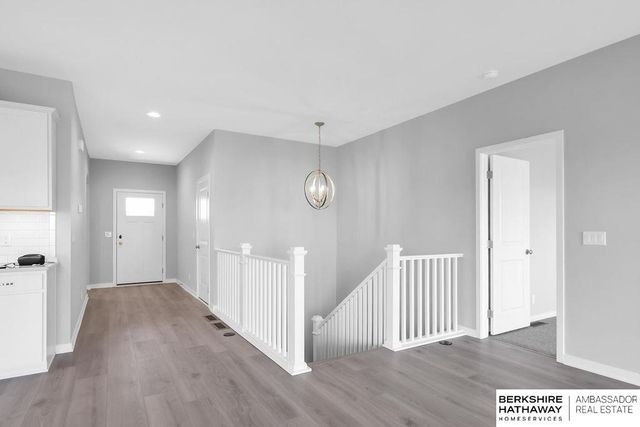 10210 S 110th Avenue, Papillion, NE 68046