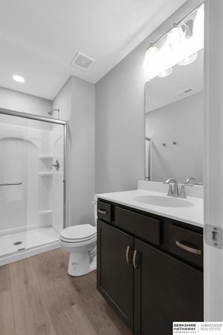 10210 S 110th Avenue, Papillion, NE 68046