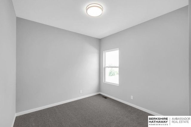 10210 S 110th Avenue, Papillion, NE 68046