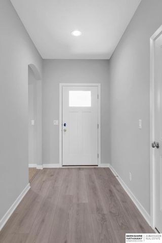 10210 S 110th Avenue, Papillion, NE 68046