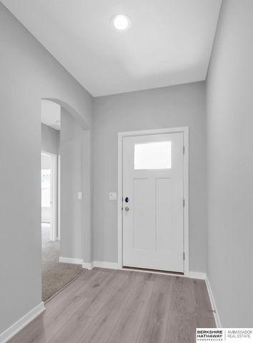 10210 S 110th Avenue, Papillion, NE 68046