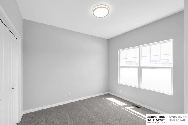 10210 S 110th Avenue, Papillion, NE 68046