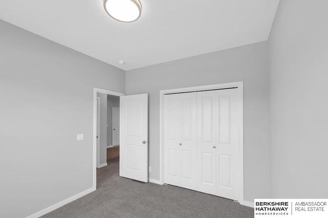 10210 S 110th Avenue, Papillion, NE 68046