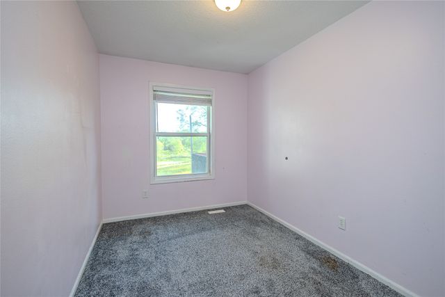 303 Kenyon Avenue, Des Moines, IA 50315