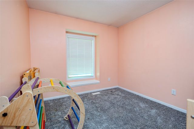 303 Kenyon Avenue, Des Moines, IA 50315