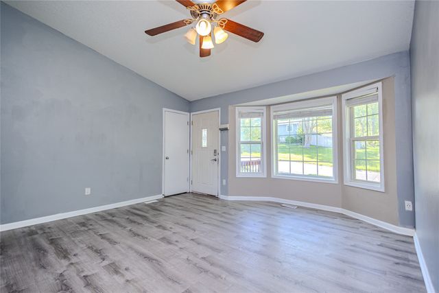 303 Kenyon Avenue, Des Moines, IA 50315