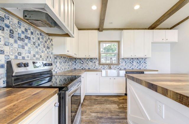 11231 E Jacinto Drive, Houston, TX 77044