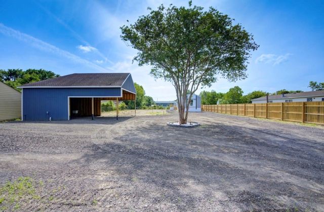 11231 E Jacinto Drive, Houston, TX 77044