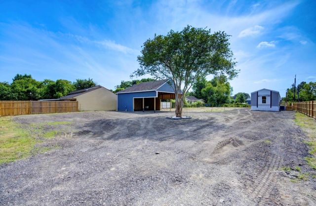 11231 E Jacinto Drive, Houston, TX 77044