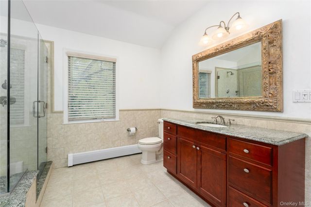 17 Youngs Lane, Setauket, NY 11733
