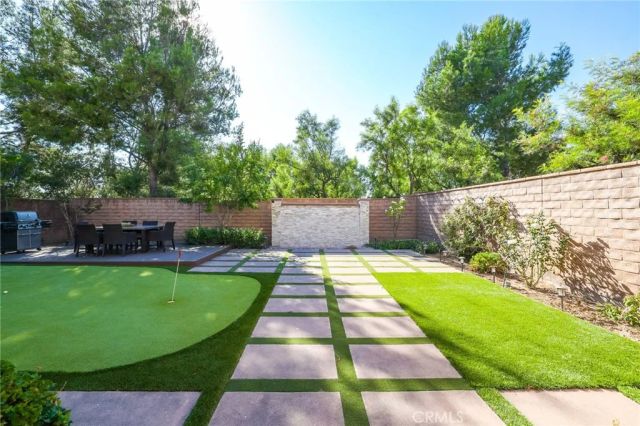 10 Shadybend, Irvine, CA 92602