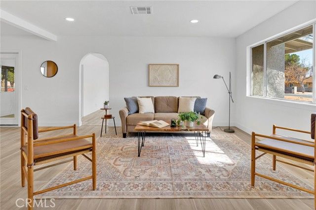 14450 Jicarilla, Apple Valley, CA 92307