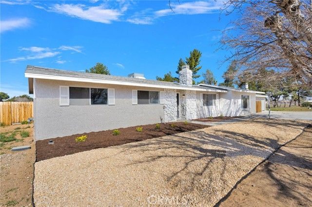 14450 Jicarilla, Apple Valley, CA 92307