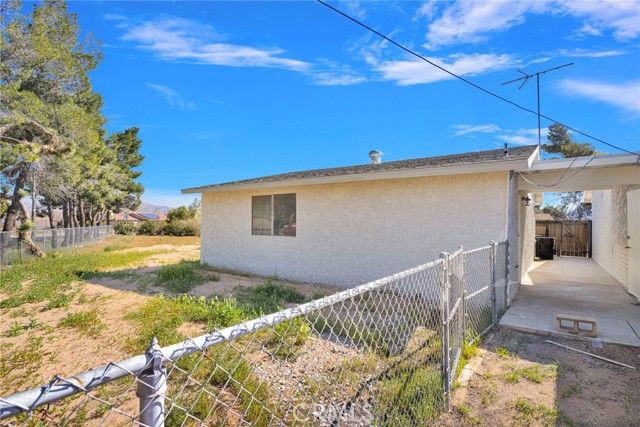 14450 Jicarilla, Apple Valley, CA 92307