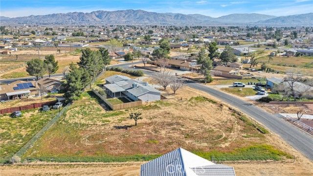 14450 Jicarilla, Apple Valley, CA 92307