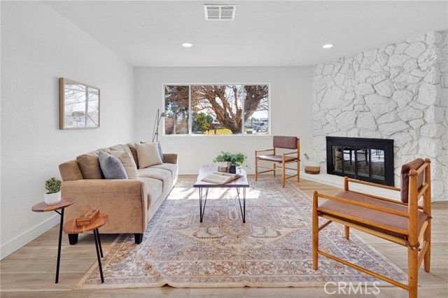 14450 Jicarilla, Apple Valley, CA 92307