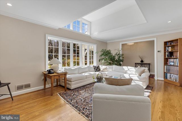 6156 TOMPKINS DR, Mclean, VA 22101