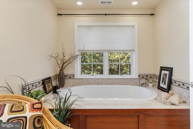 6156 TOMPKINS DR, Mclean, VA 22101