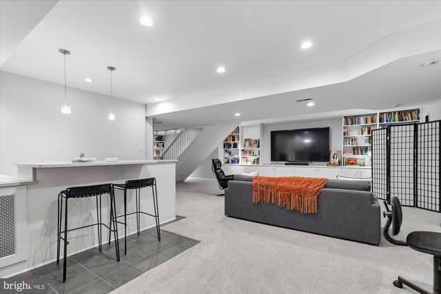 6156 TOMPKINS DR, Mclean, VA 22101