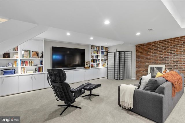 6156 TOMPKINS DR, Mclean, VA 22101