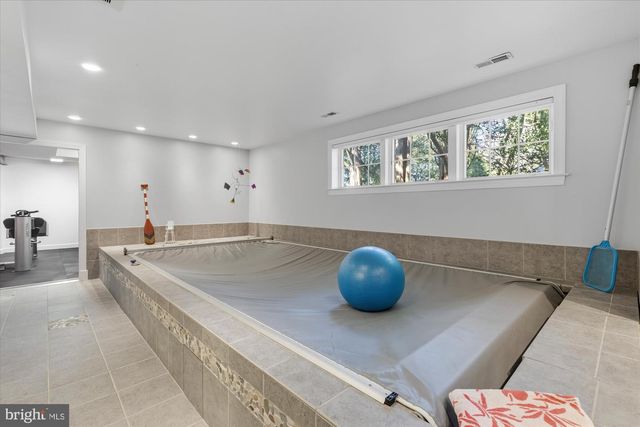 6156 TOMPKINS DR, Mclean, VA 22101