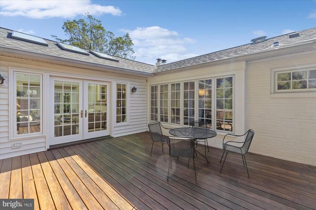 6156 TOMPKINS DR, Mclean, VA 22101