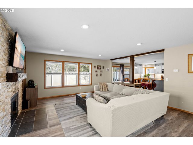 12821 Ne 43RD Cir, Vancouver, WA 98682