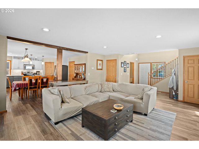 12821 Ne 43RD Cir, Vancouver, WA 98682