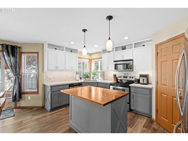 12821 Ne 43RD Cir, Vancouver, WA 98682