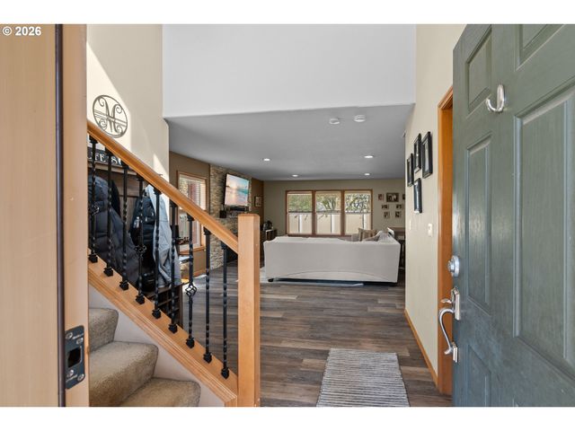 12821 Ne 43RD Cir, Vancouver, WA 98682