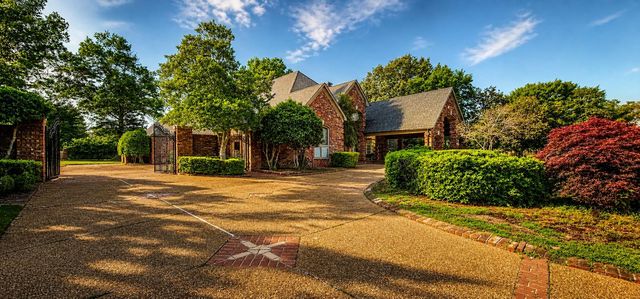 2745 FOREST HILL-IRENE RD, Germantown, TN 38139