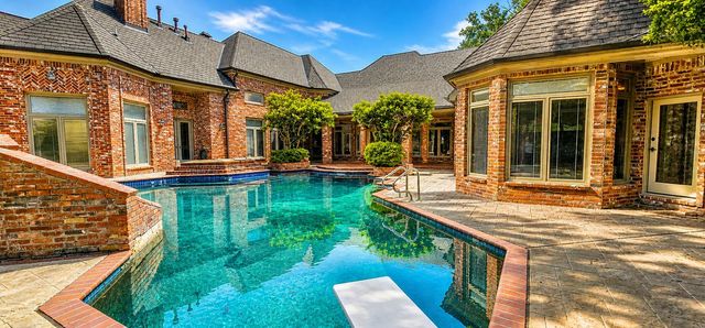 2745 FOREST HILL-IRENE RD, Germantown, TN 38139