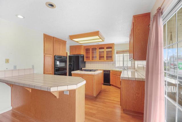 7540 Paso Dr, Valley Springs, CA 95252