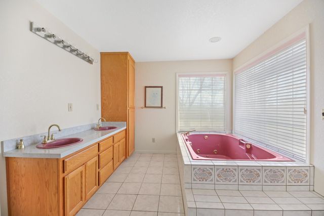 7540 Paso Dr, Valley Springs, CA 95252